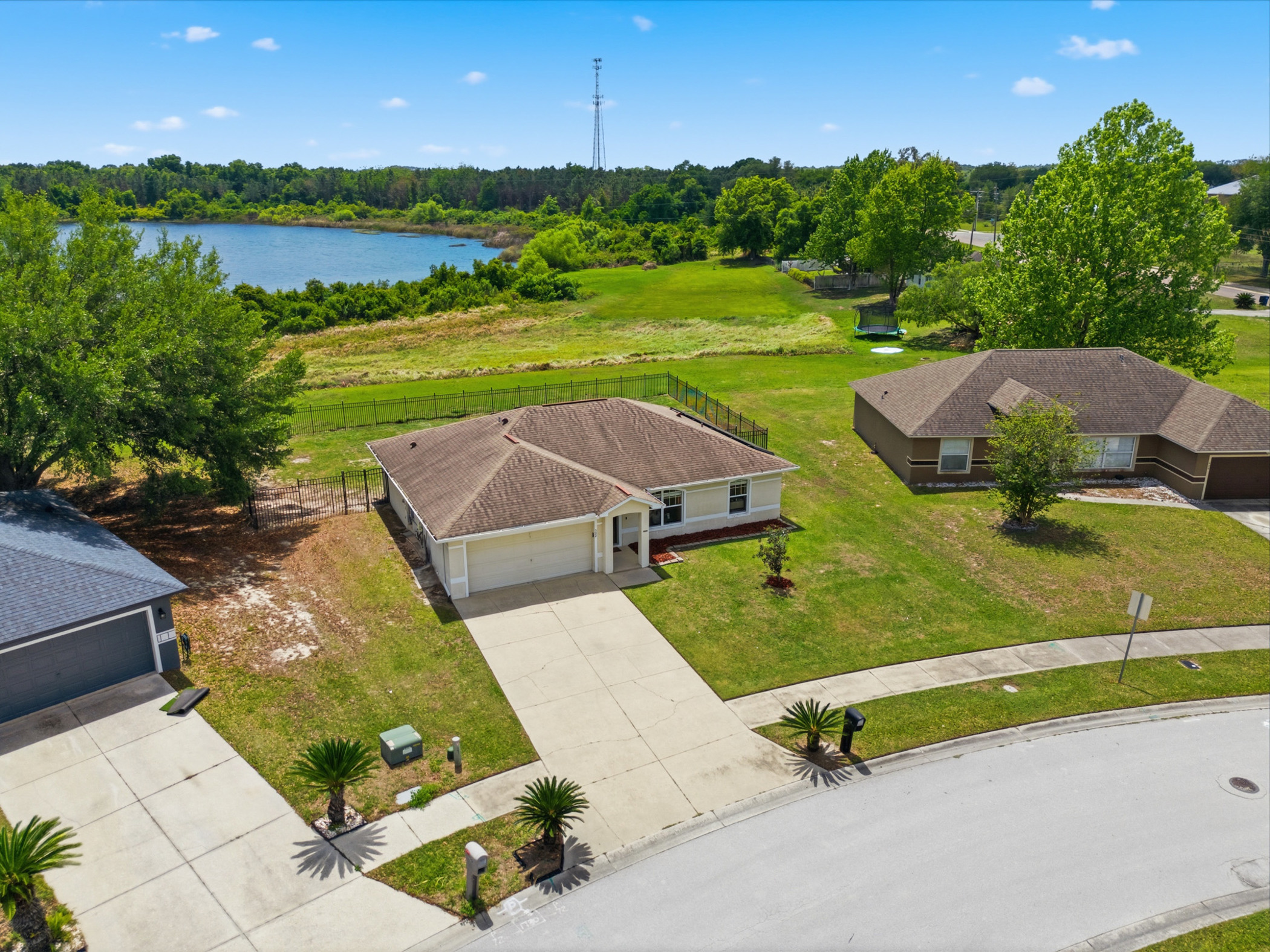 Lakefront home in Groveland, FL