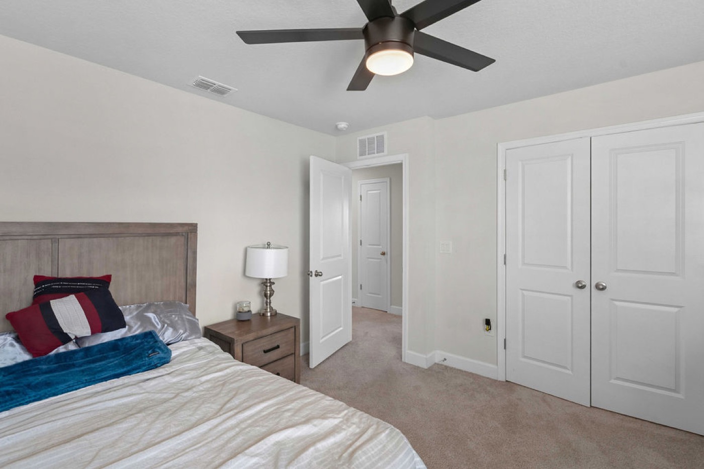 Secondary bedroom