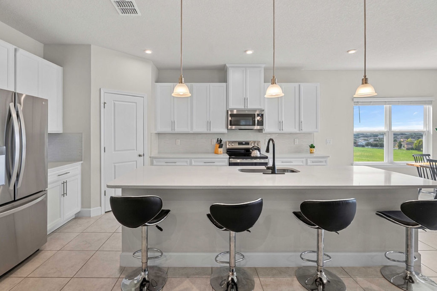Kitchen island and breakfast bar