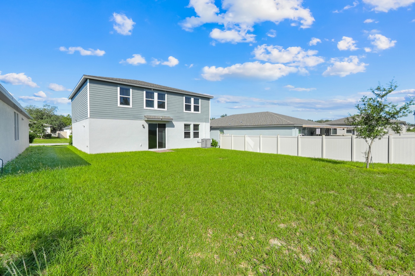Big backyard with no rear neighbors